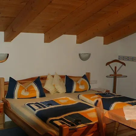 Гостевой дом Haus Hildegard Нойштифт-им-Штубайталь